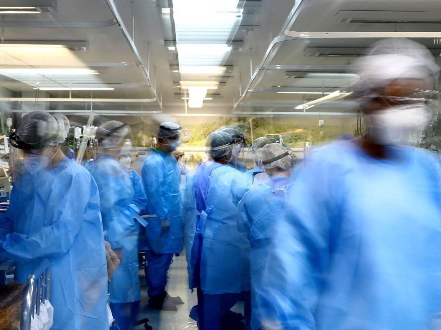 Covid Brasile, superati 500mila morti