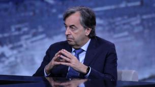 Covid, Burioni: "Contagiosissimo, puntare a 100% vaccinati"