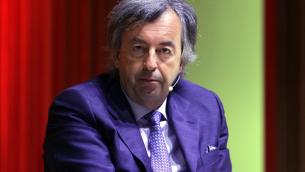 Covid, Burioni: "Non ci libereremo del virus, affrontare nodo isolamenti"