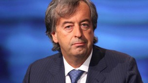 Covid, Burioni: "Ruolo vaccini indiscutibile, spray ora può essere decisivo"
