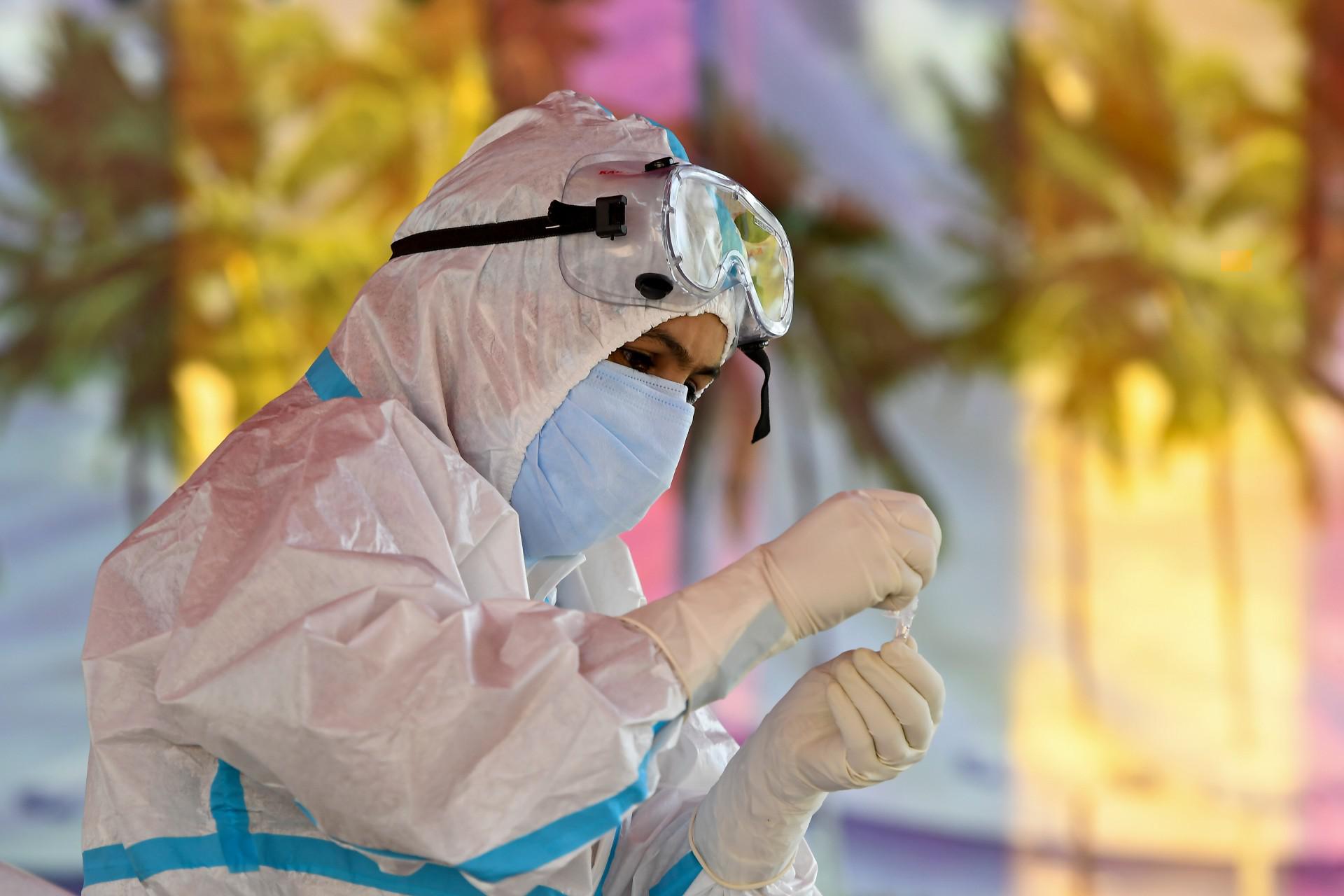 Covid, capo laboratorio Wuhan: "In arrivo nuove varianti"