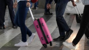 Covid Cina, anche la Spagna chiede test ai viaggiatori
