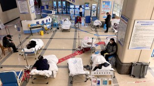 Covid Cina oggi, ospedali sotto pressione: è record di ricoverati contagiati