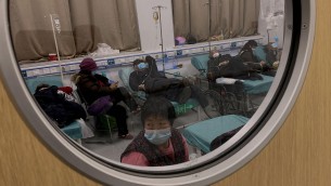 Covid Cina, Schillaci: "Primi tamponi dopo arrivi, varianti già presenti in Italia"
