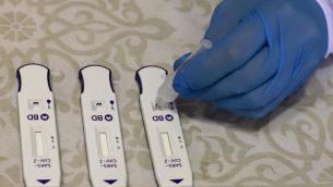 Covid, come cambiano i tempi di incubazione con Omicron