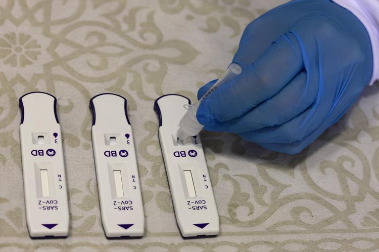Covid, come cambiano i tempi di incubazione con Omicron