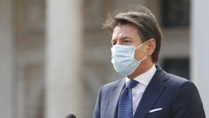 Covid, Conte: "Lunga parentesi di sacrifici non deve fiaccarci"