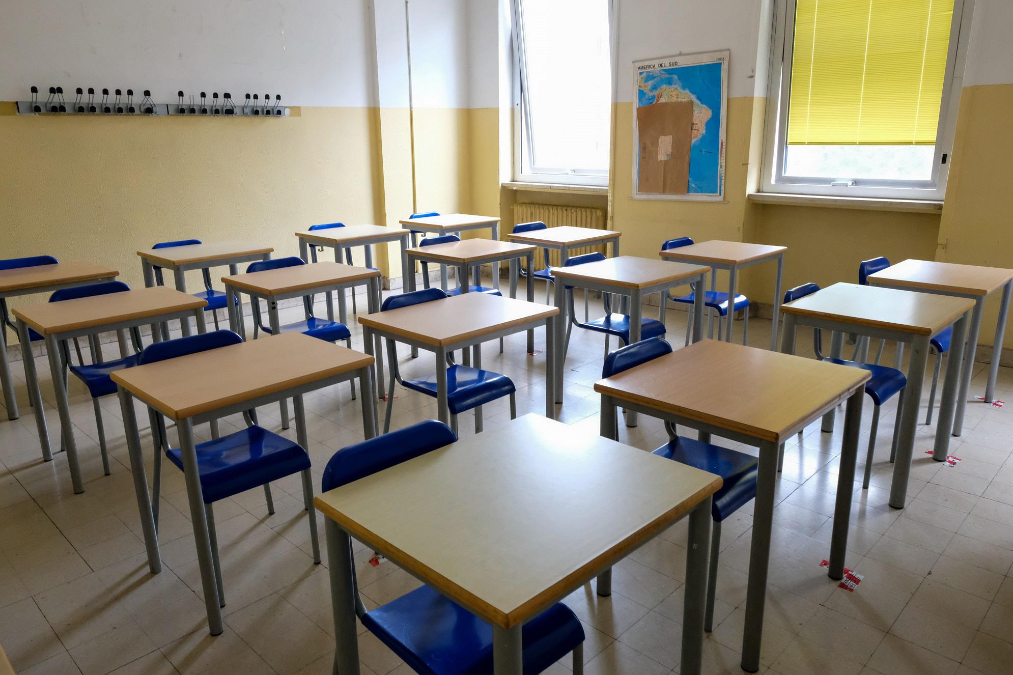 Covid Cosenza, scuole chiuse fino al 17 aprile: troppi positivi