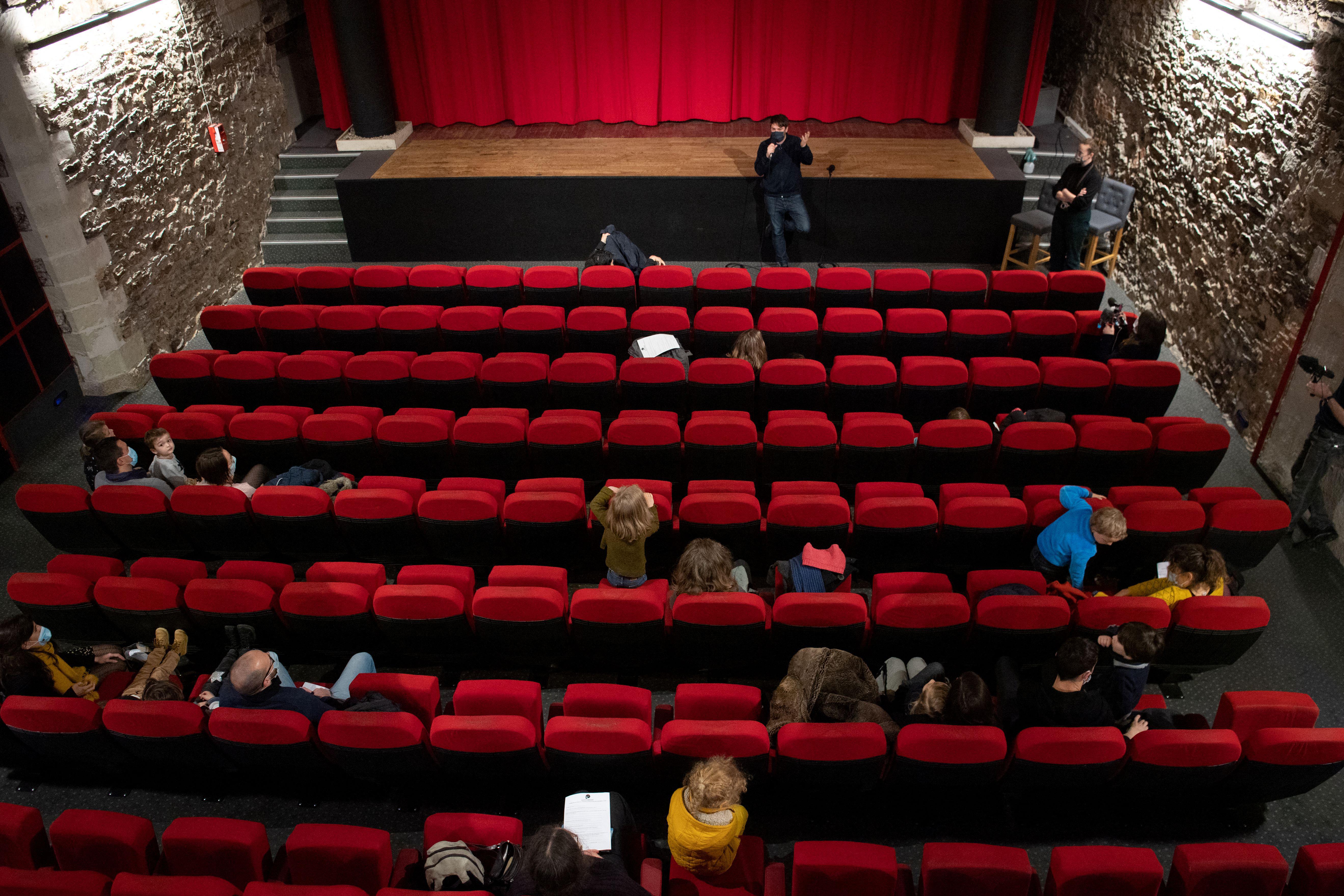 Covid, Costa: "Capienza cinema e teatri verso 75-80%"