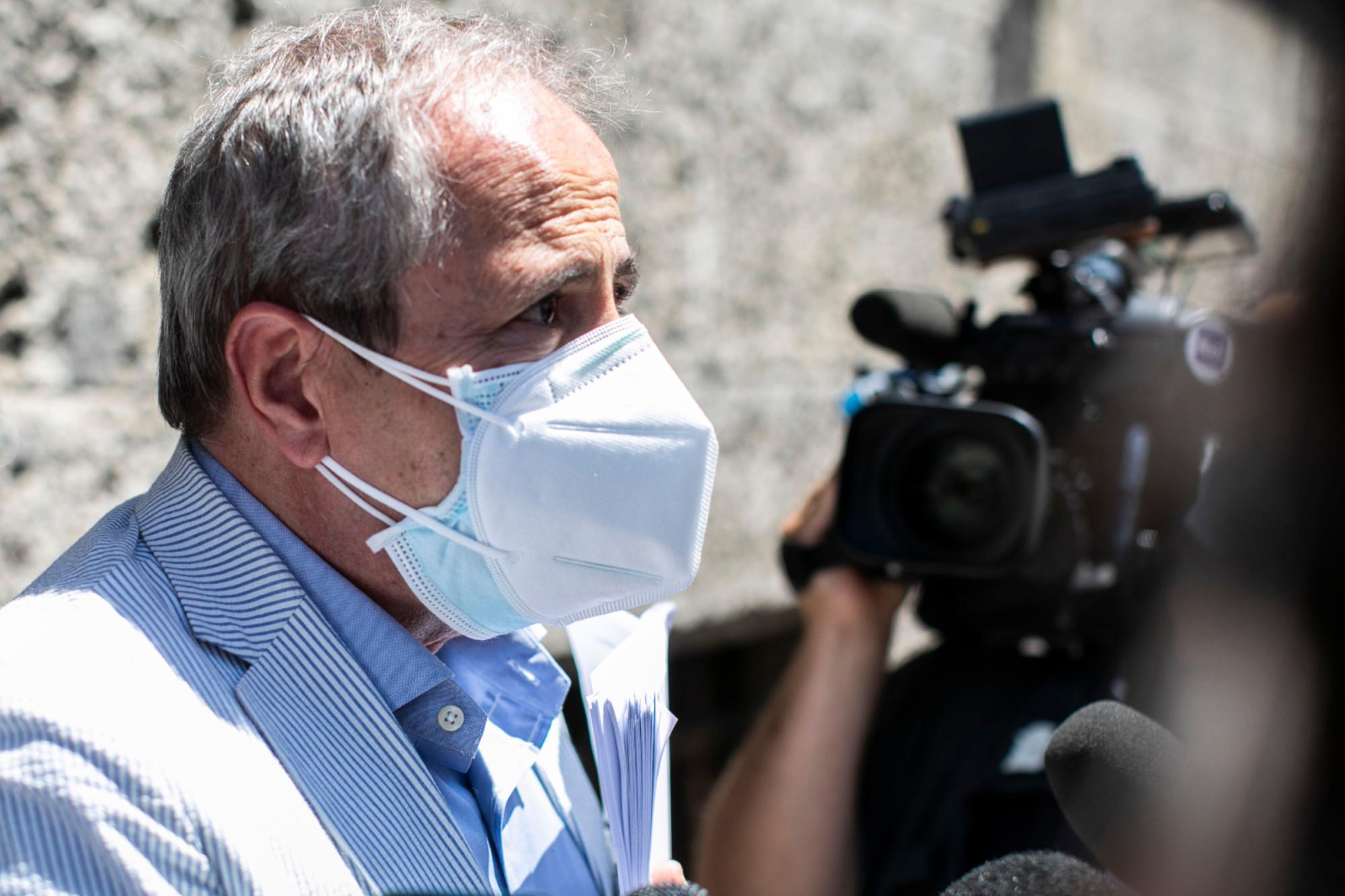 Covid, Crisanti: "Vicini a immunità di gregge, equilibrio raggiunto"