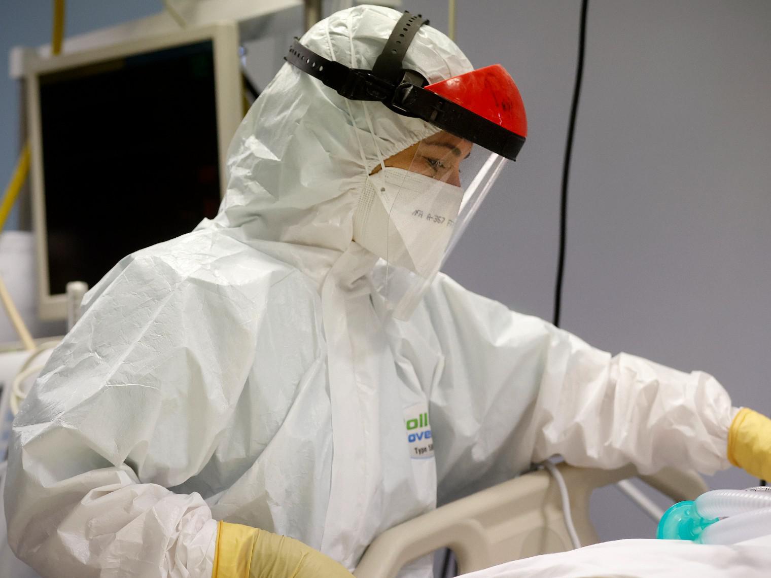 Covid e contagi, regioni a rischio, variante Omicron: la situazione in Italia
