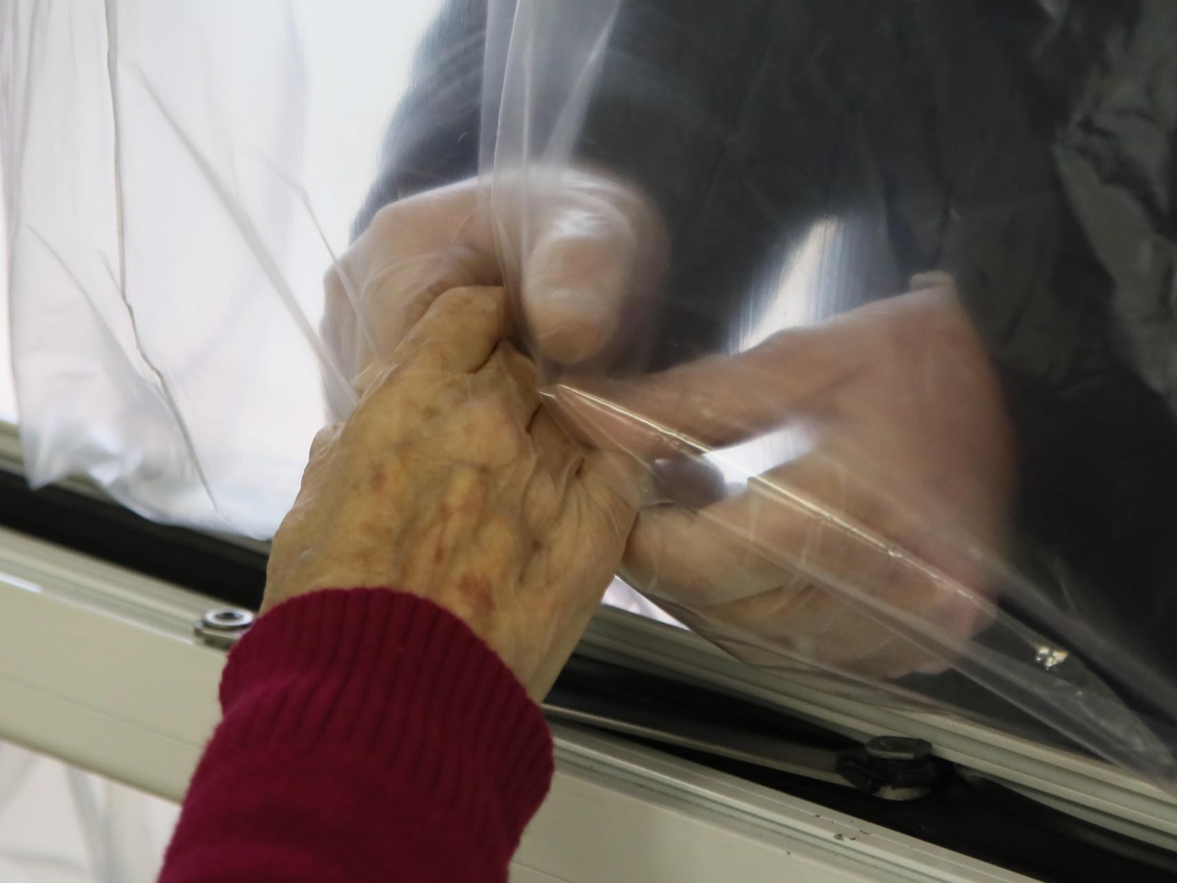 Covid e Rsa, le regole per le visite