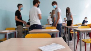 Covid e scuola, studio mostra utilità mascherina in classe