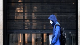 Covid, ecco come la pandemia ci ha cambiato: meno uscite, più famiglia e notizie