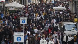 Covid, Ema: "Ci dovremo rivaccinare ogni anno come per influenza"