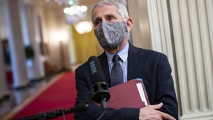 Covid, Fauci: "Sui social tsunami di disinformazione, difficile batterlo"