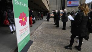 Covid, Figliuolo: "Puntiamo a chiudere campagna vaccini entro l'estate"