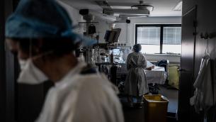 Covid Francia, è record di ricoveri in terapia intensiva