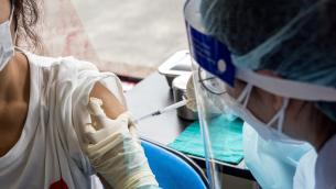 Covid, in Italia oltre 40 milioni di vaccinati