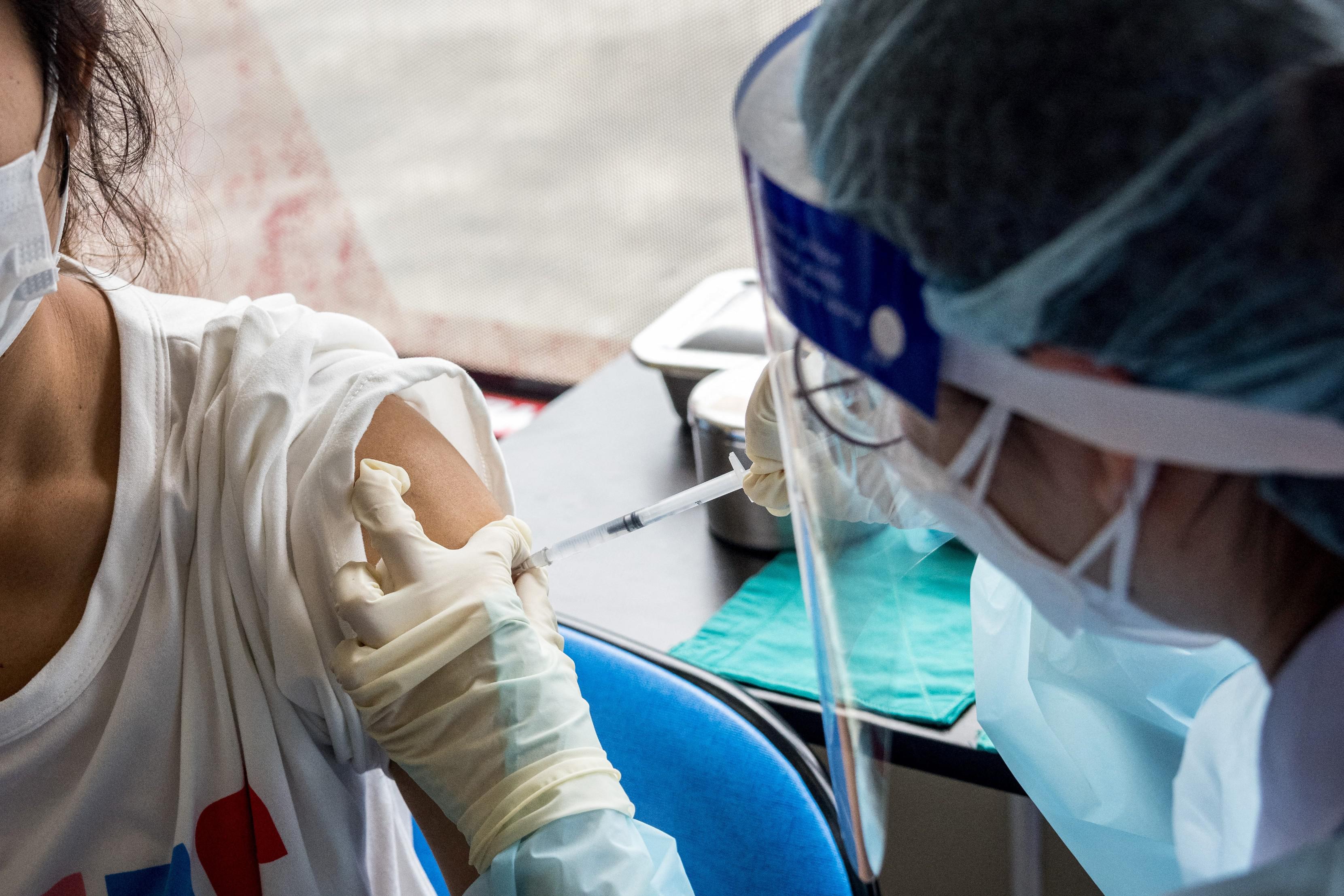 Covid, in Italia oltre 40 milioni di vaccinati