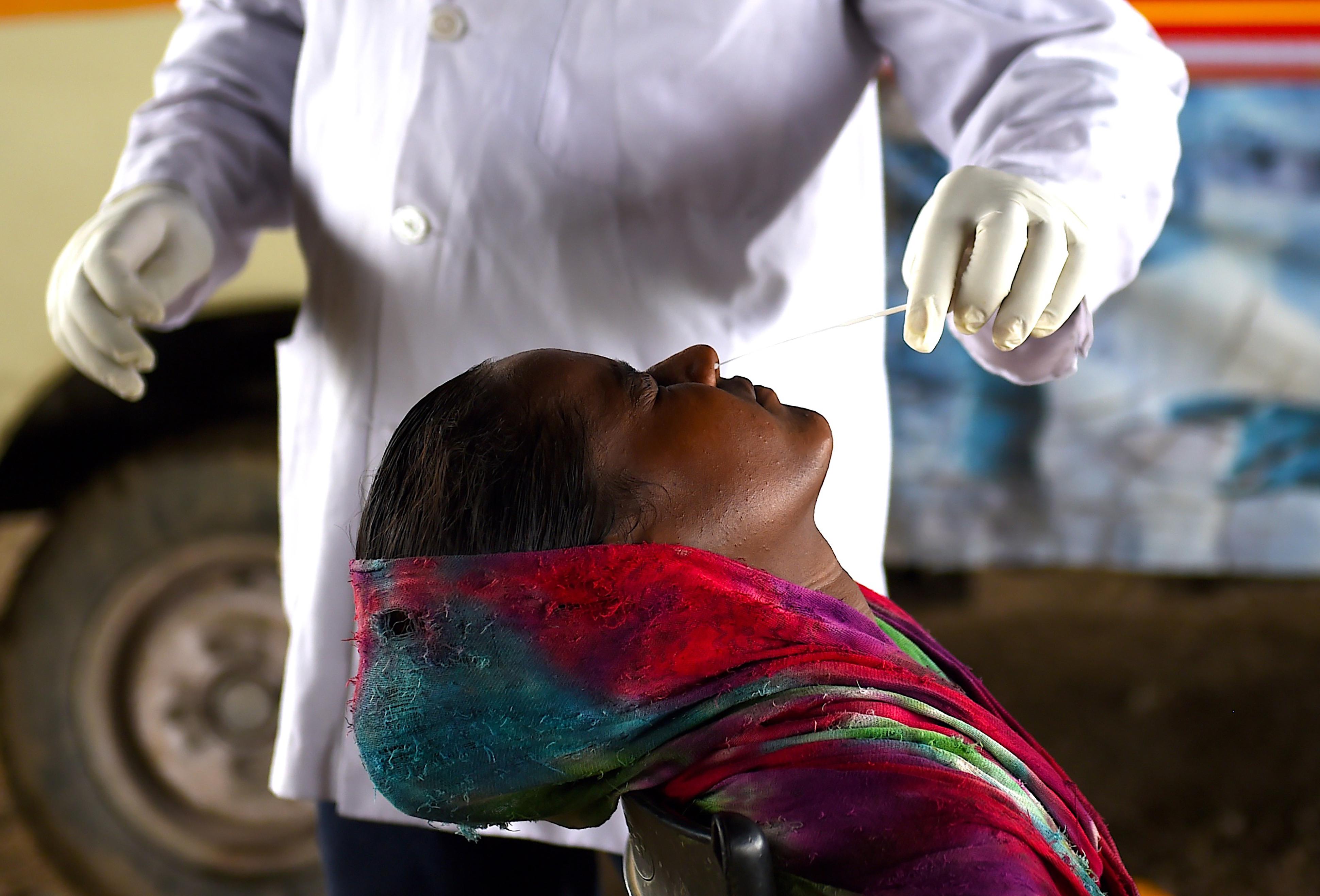 Covid India, record decessi da inizio pandemia: sono 250mila