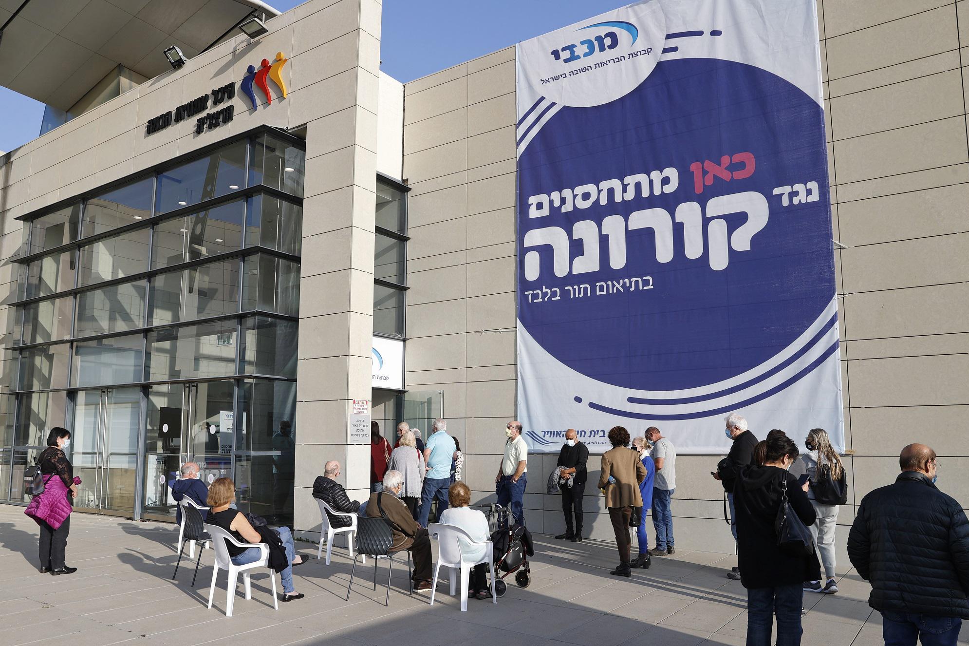 Covid Israele, torna obbligo mascherina al chiuso