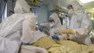 Covid Italia, Brusaferro: "Lenta decrescita, altri Paesi Ue in salita"