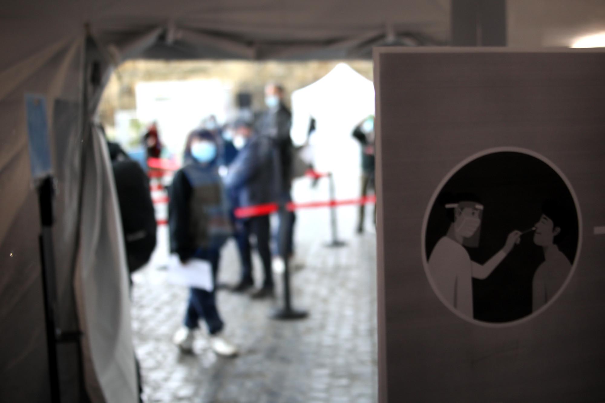 Covid Italia, Cartabellotta: "Contagi stabili da 7 giorni, siamo al plateau"