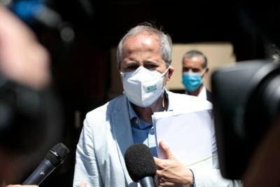 Covid Italia, Crisanti: "Numero contagi troppo basso, qualcosa non torna"