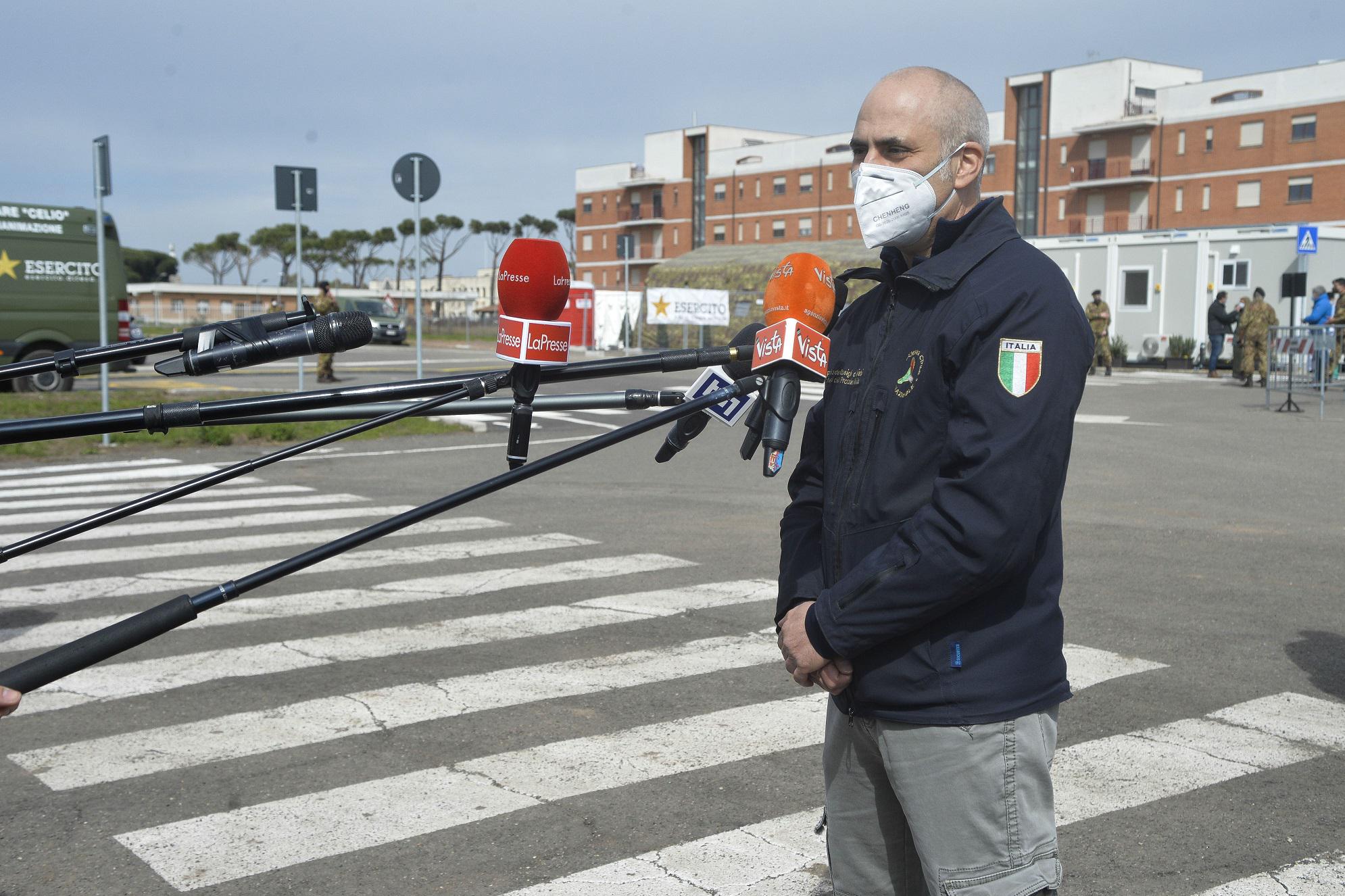 Covid Italia, Curcio: "Tornare a fasce età per vaccinazioni"