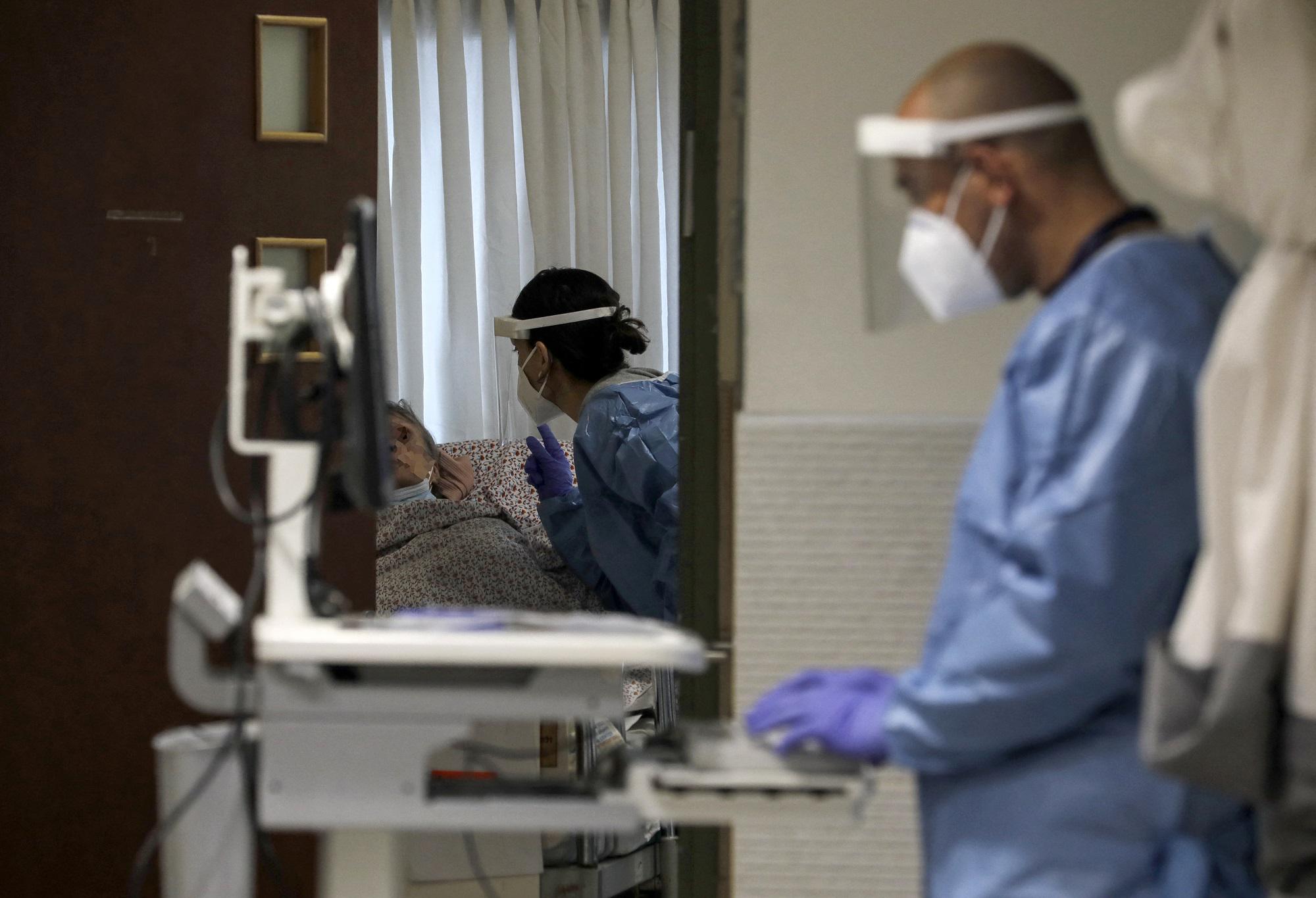 Covid Italia, Fiaso: ricoveri in calo dopo 3 settimane di crescita
