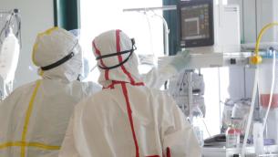 Covid Italia, Iss: tasso non vaccinati in terapia intensiva è 12 volte più alto