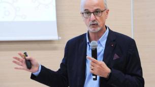 Covid Italia, Lopalco: "In estate terza ondata sarà esaurita"