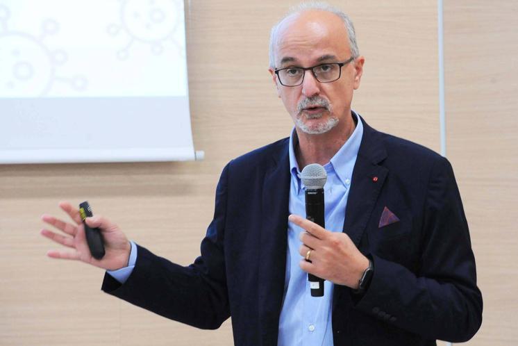 Covid Italia, Lopalco: "In estate terza ondata sarà esaurita"
