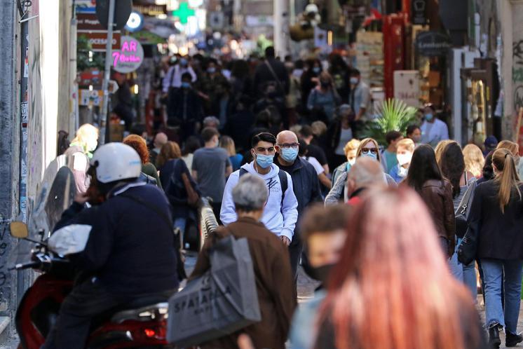 Covid Italia oggi, indice Rt scende a 1,1