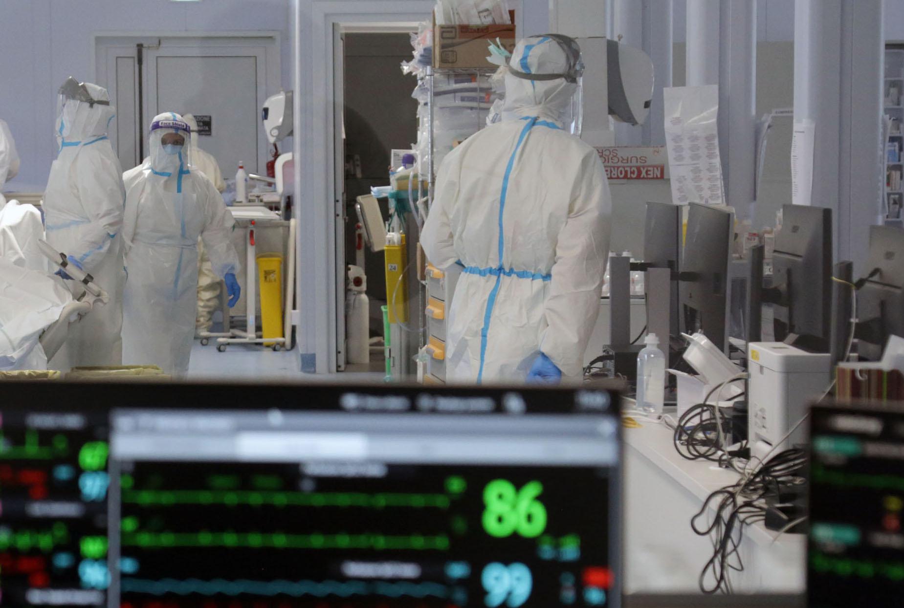 Covid Italia oggi, superati i 120mila morti da inizio pandemia