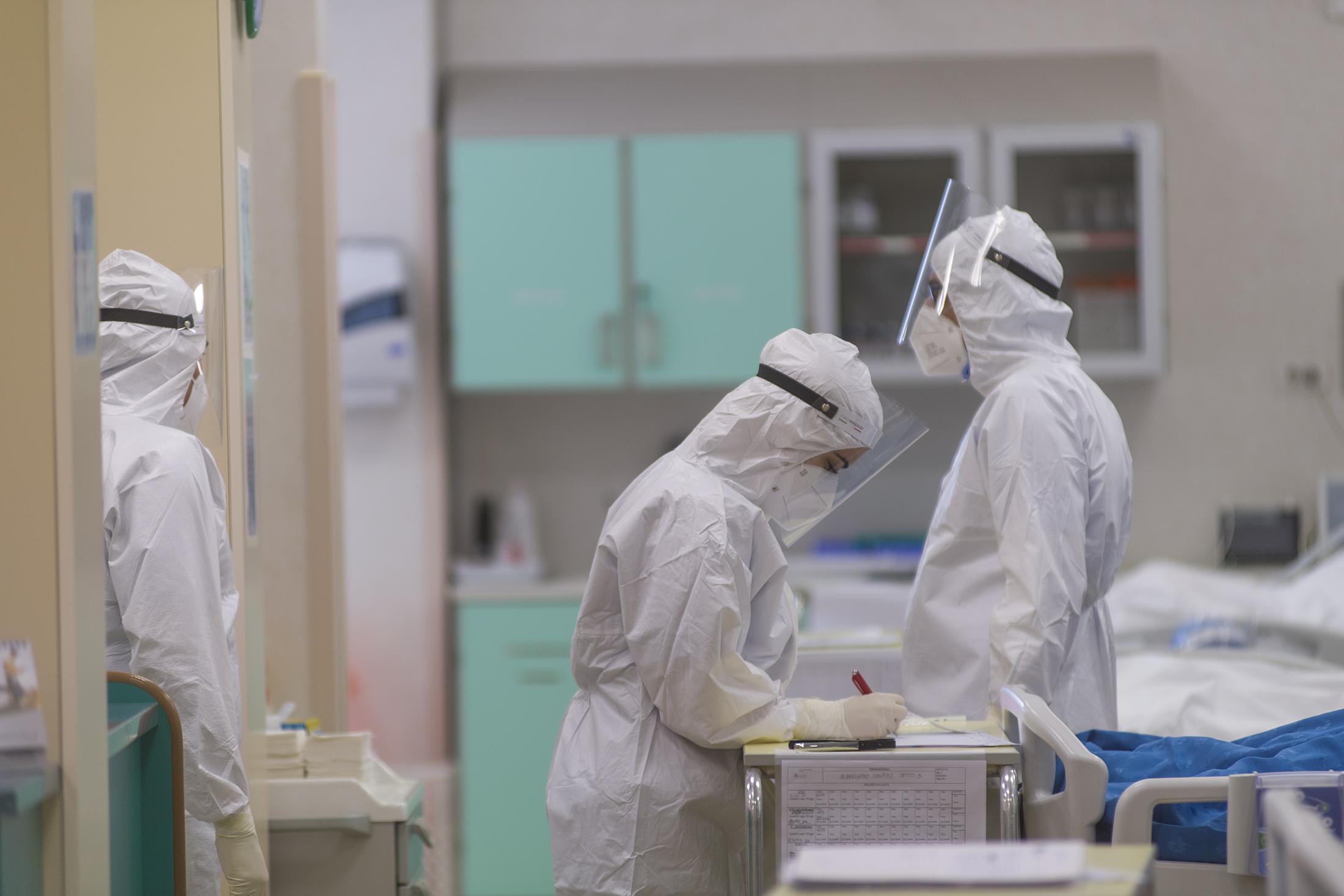 Covid Italia, oltre 143 milioni in un mese per ricoveri da mancate vaccinazioni