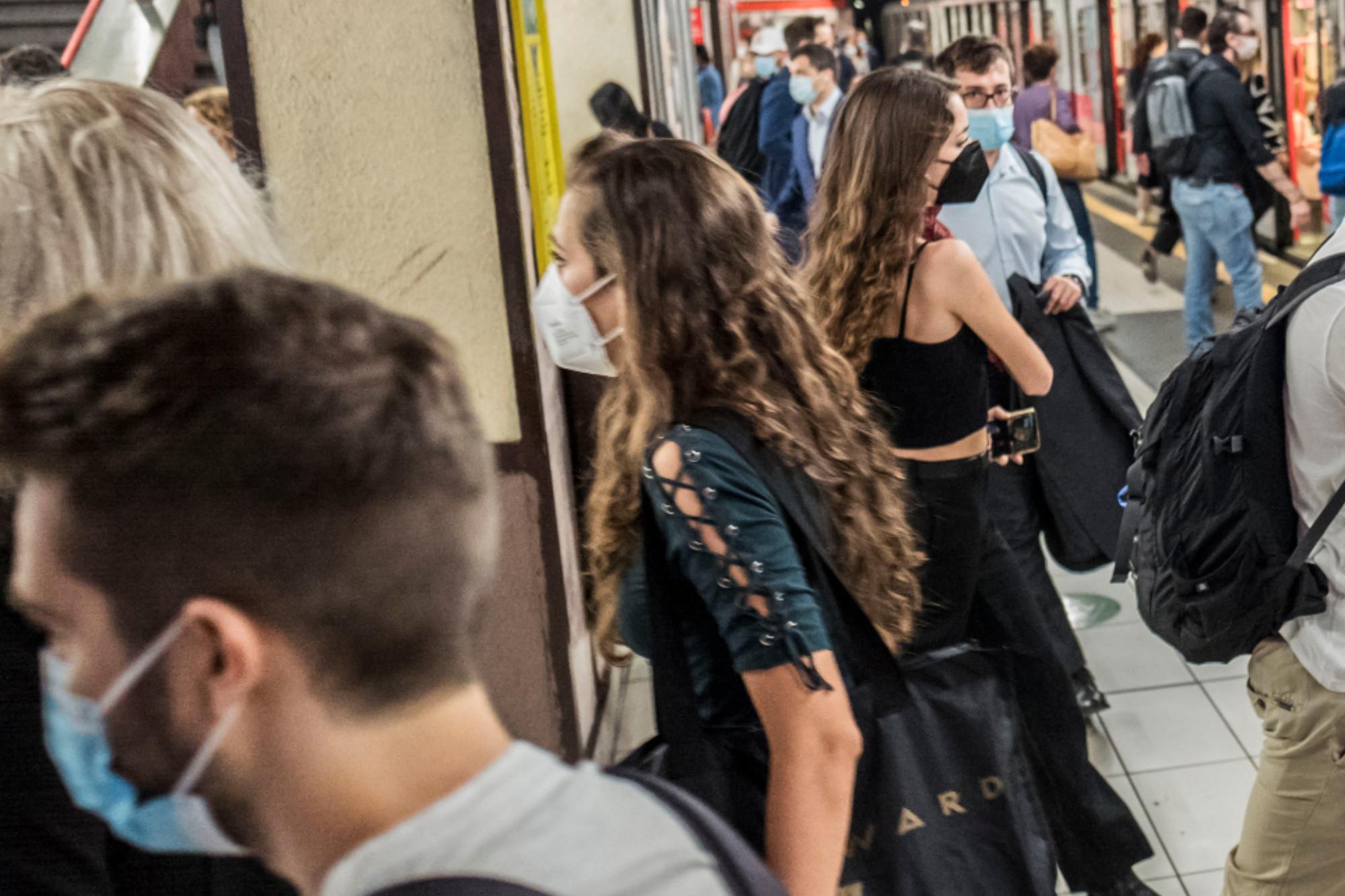 Covid Italia, Omicron 2 al 94%: presenti anche sottovarianti 4 e 5