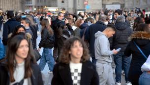Covid Italia, Pregliasco: "Nuova onda a inizio inverno"