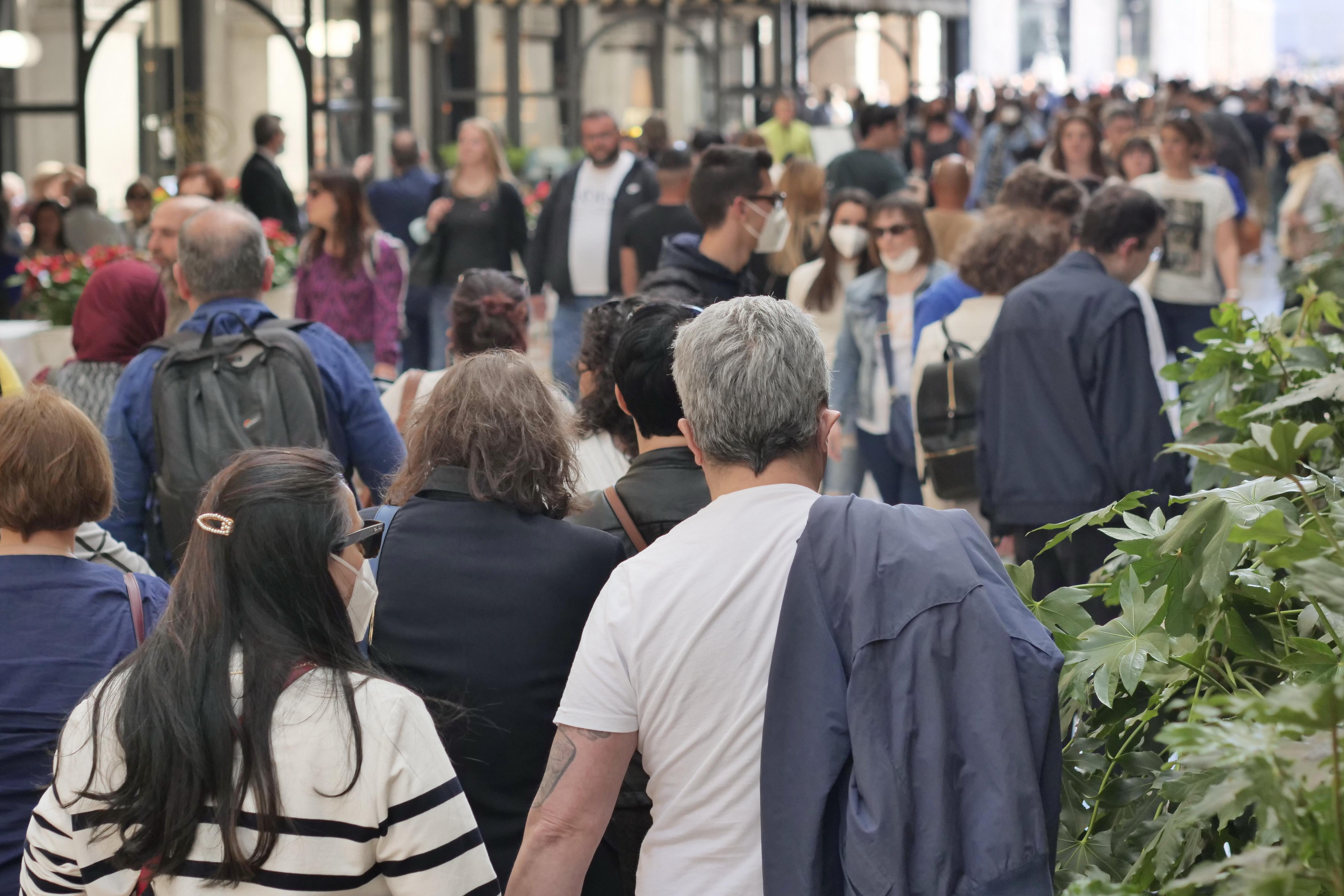 Covid Italia, Pregliasco: "Oggi boom di contagi? Vengono al pettine nodi weekend"