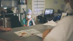 Covid Italia, rallenta crescita contagi ma salgono ricoveri e decessi