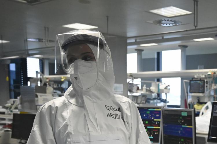 Covid Italia, report Gimbe: tornano a salire contagi e decessi