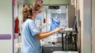 Covid Italia, si ferma la discesa dei ricoveri