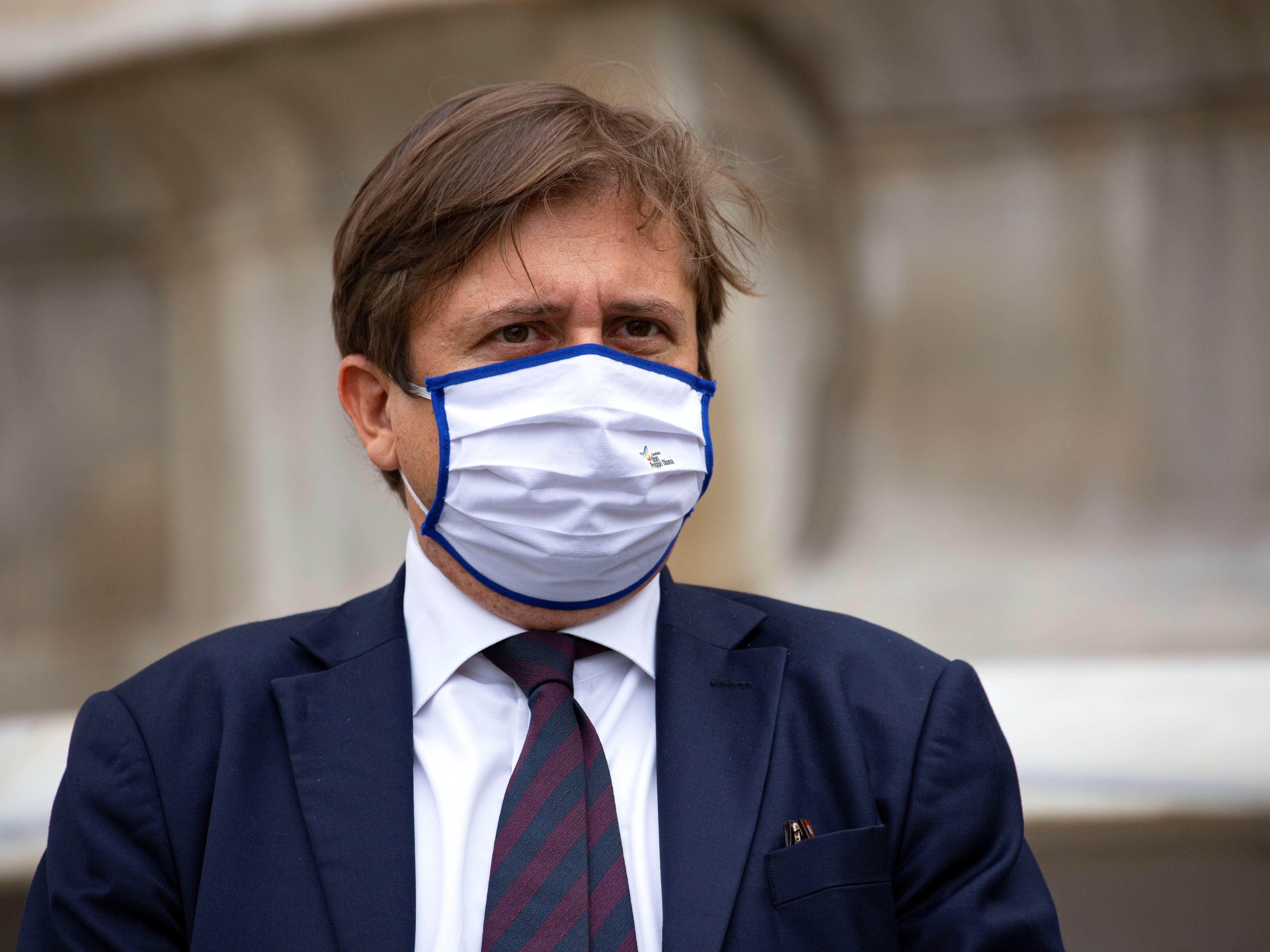 Covid Italia, Sileri: "Vaccino man mano sostituirà restrizioni"
