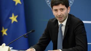 Covid Italia, Speranza: "150mila vite salvate dai vaccini"