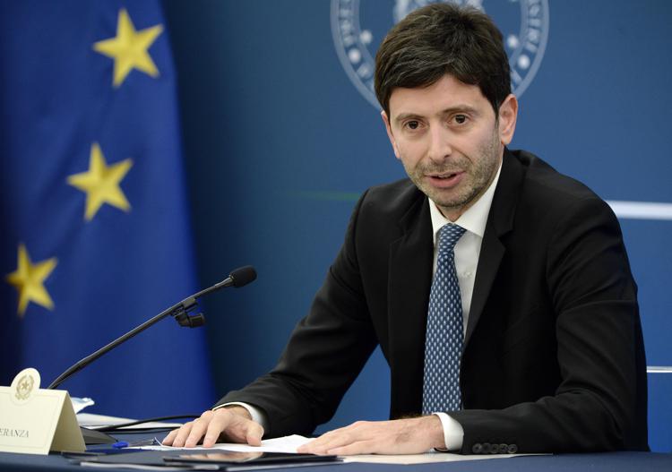 Covid Italia, Speranza: "150mila vite salvate dai vaccini"