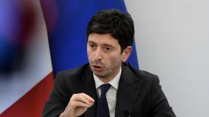 Covid Italia, Speranza: "Positivi devono stare a casa, quanti giorni lo sta valutando Css"