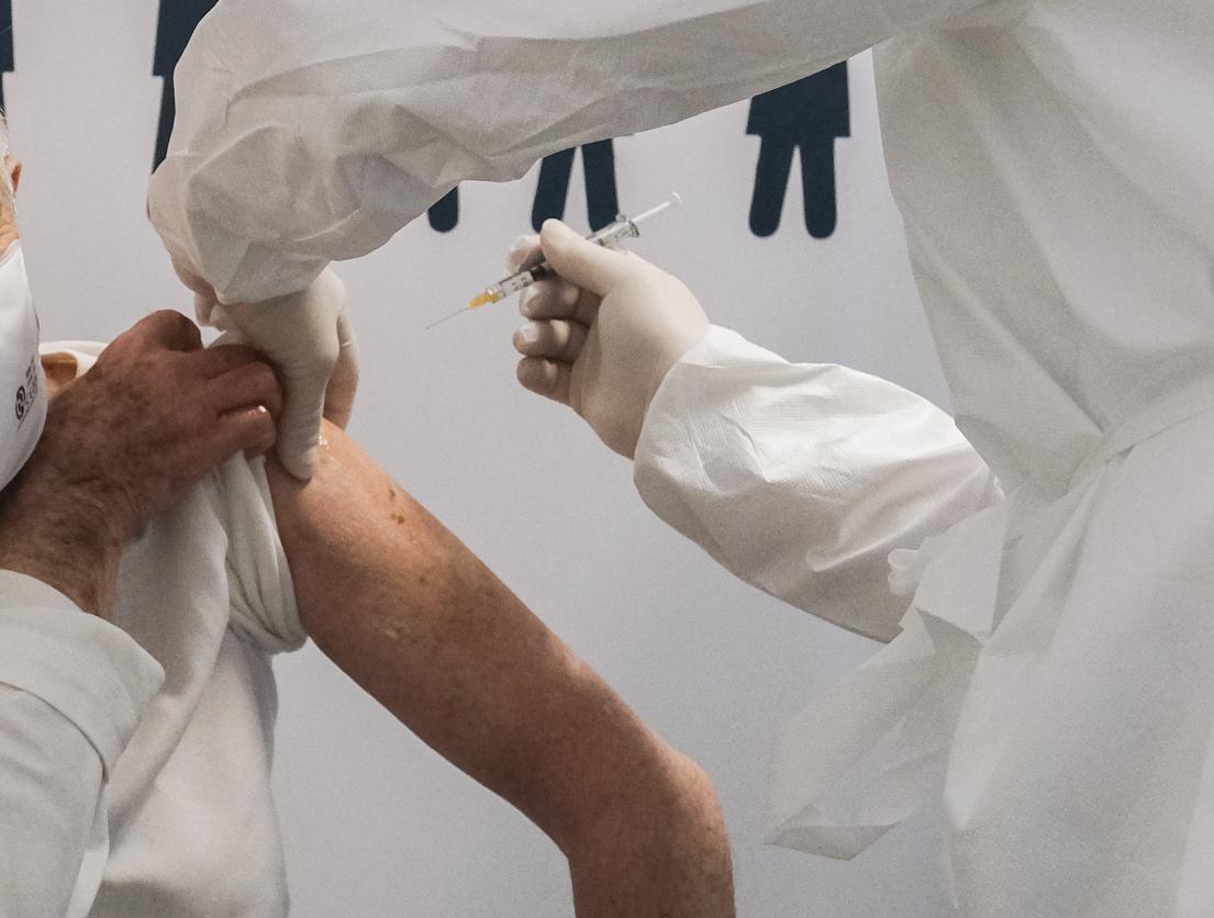 Covid Lazio, 'giallo' circolare Regione su vaccini ad amici