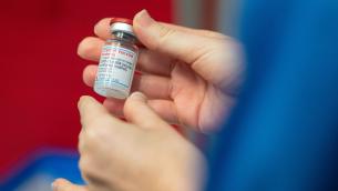 Covid Lazio, Moderna in farmacia da luglio