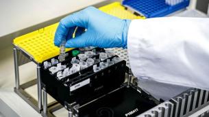 Covid, le nuove indicazioni: quarantena, contatti con positivi, vaccino